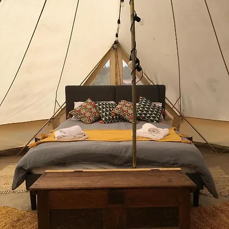 Nuit *é* Toilée à La Ferme Du Petit Puyaume Glamping