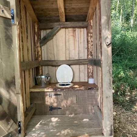 Glamping Nuit *é* Toilée à La Ferme Du Petit Puyaume Montravers