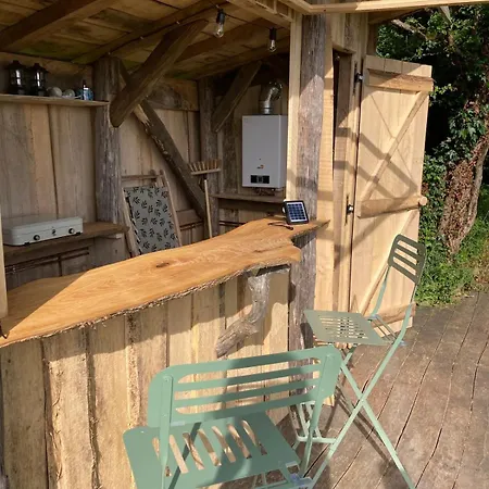Glamping Nuit *é* Toilée à La Ferme Du Petit Puyaume *
