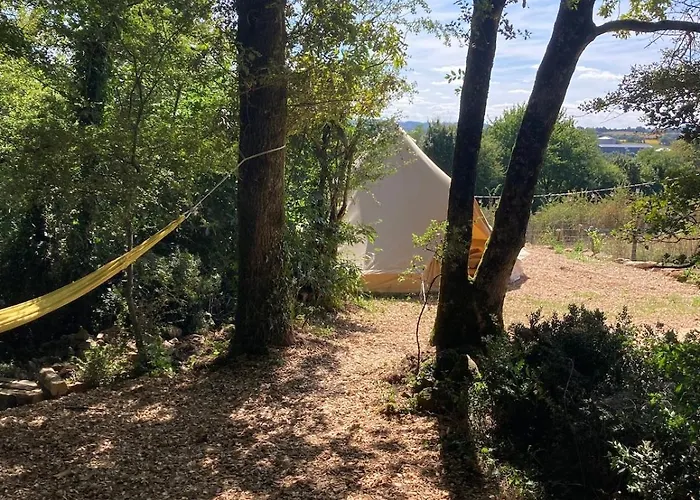 Nuit *e* Toilee A La Ferme Du Petit Puyaume Luxury tent Montravers