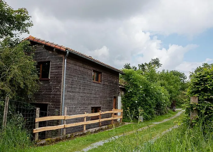 Luxury tent Nuit *e* Toilee A La Ferme Du Petit Puyaume